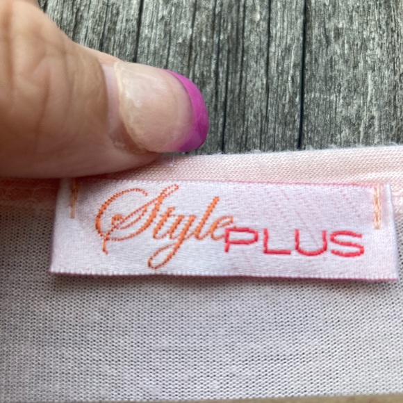 Light pink cardigan with pockets, soft, light weight material - Picture 2 of 3